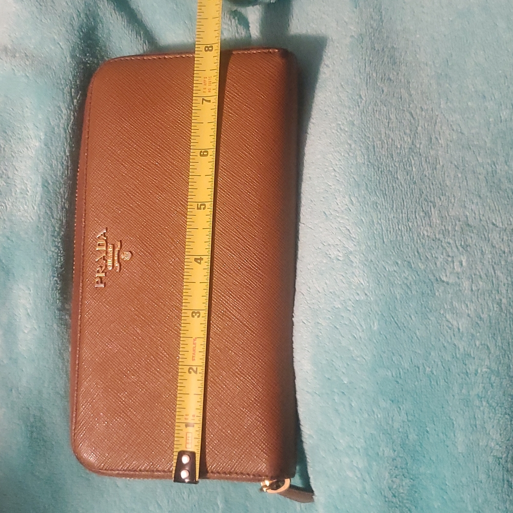 *AUTHENTC PRADA WALLET - Picture 4 of 17